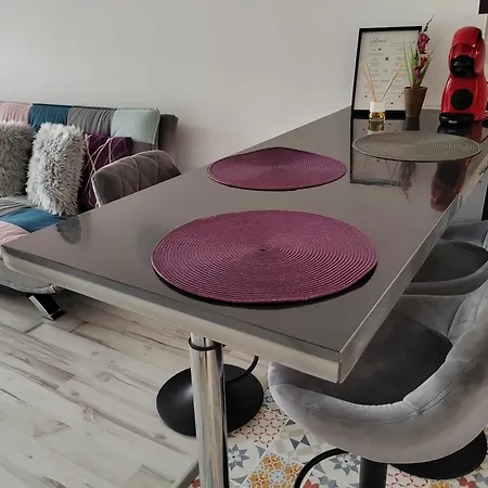 Calle Bastion, 2 3 *