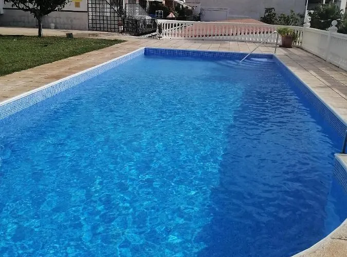 Calle Bastion, 2 3 *