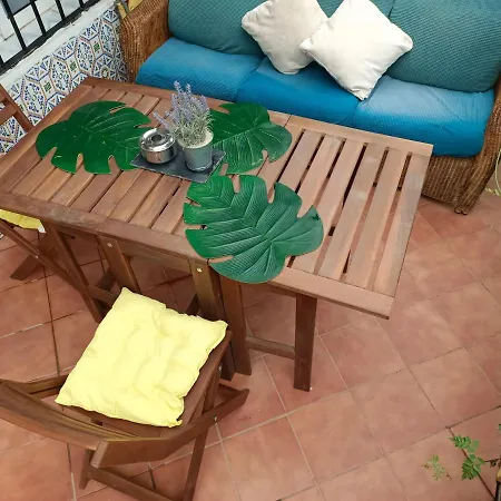 Calle Bastion, 2 3 *