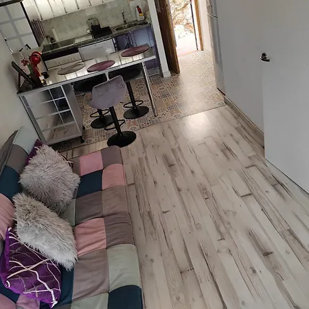 Calle Bastion, 2 3 *